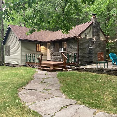 Peaceful Seasonal Wooded Cottage Close To Everything Tafton Zewnętrze zdjęcie